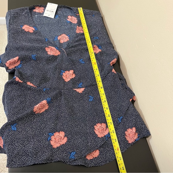 NWT Bobeau Flutter Sleeve Faux Wrap Blouse - Picture 14 of 15